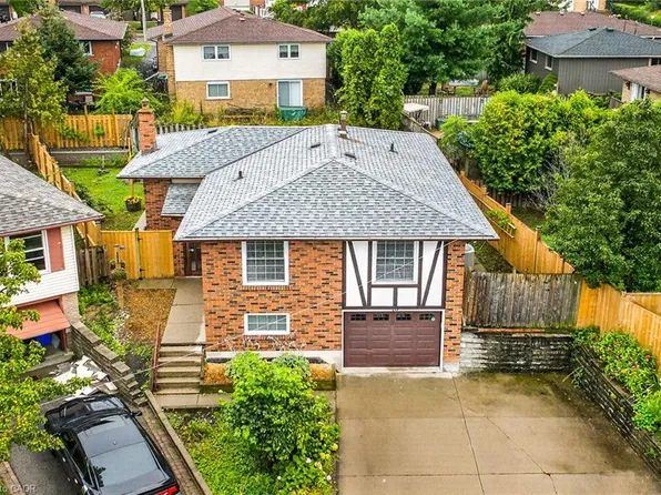 10 Krafty Ct, Hamilton, ON L9C 6R7