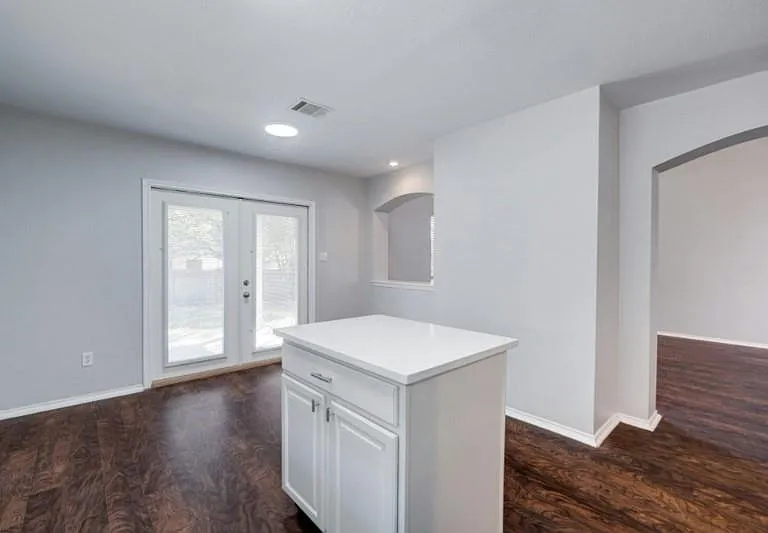 1017 Doras Dr — Photo 10