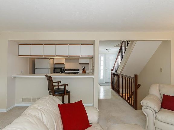 4th image of 957 Sturbridge Dr