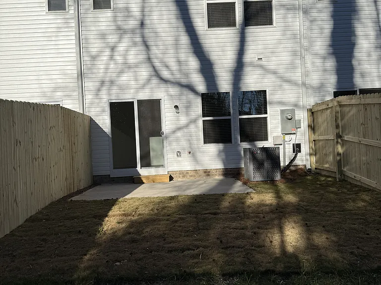 1432 Anderson St — Photo 31