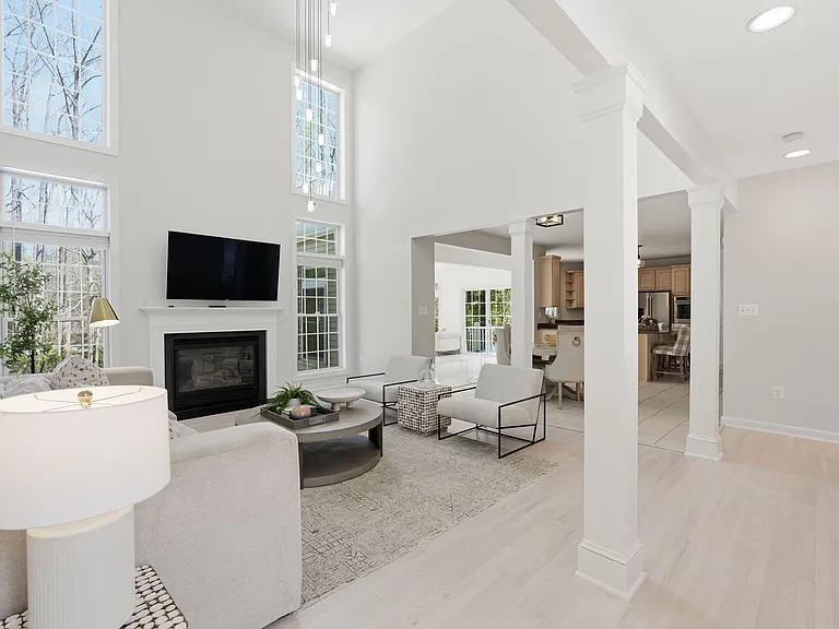 3515 Devon Dr — Photo 9