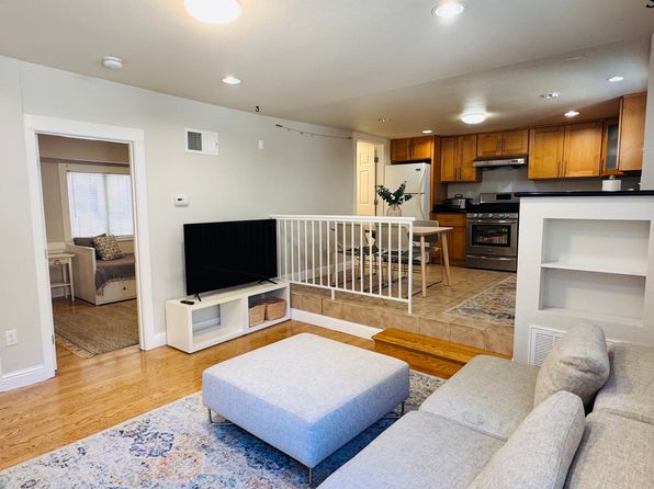 206 Sunnyside Ave #A, Oakland, CA 94611