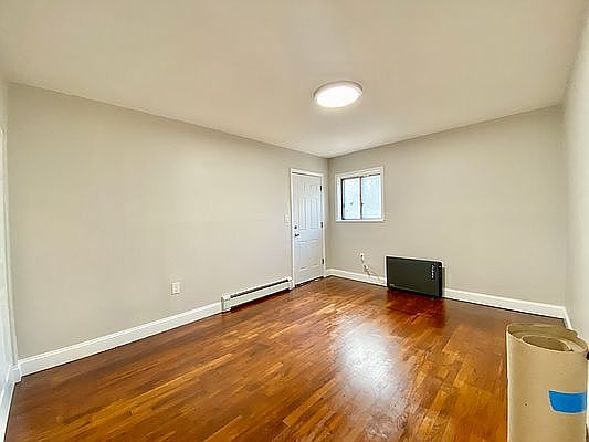 5th image of 119-44 Long St #2