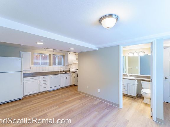 3rd image of 12027 35th Ave NE