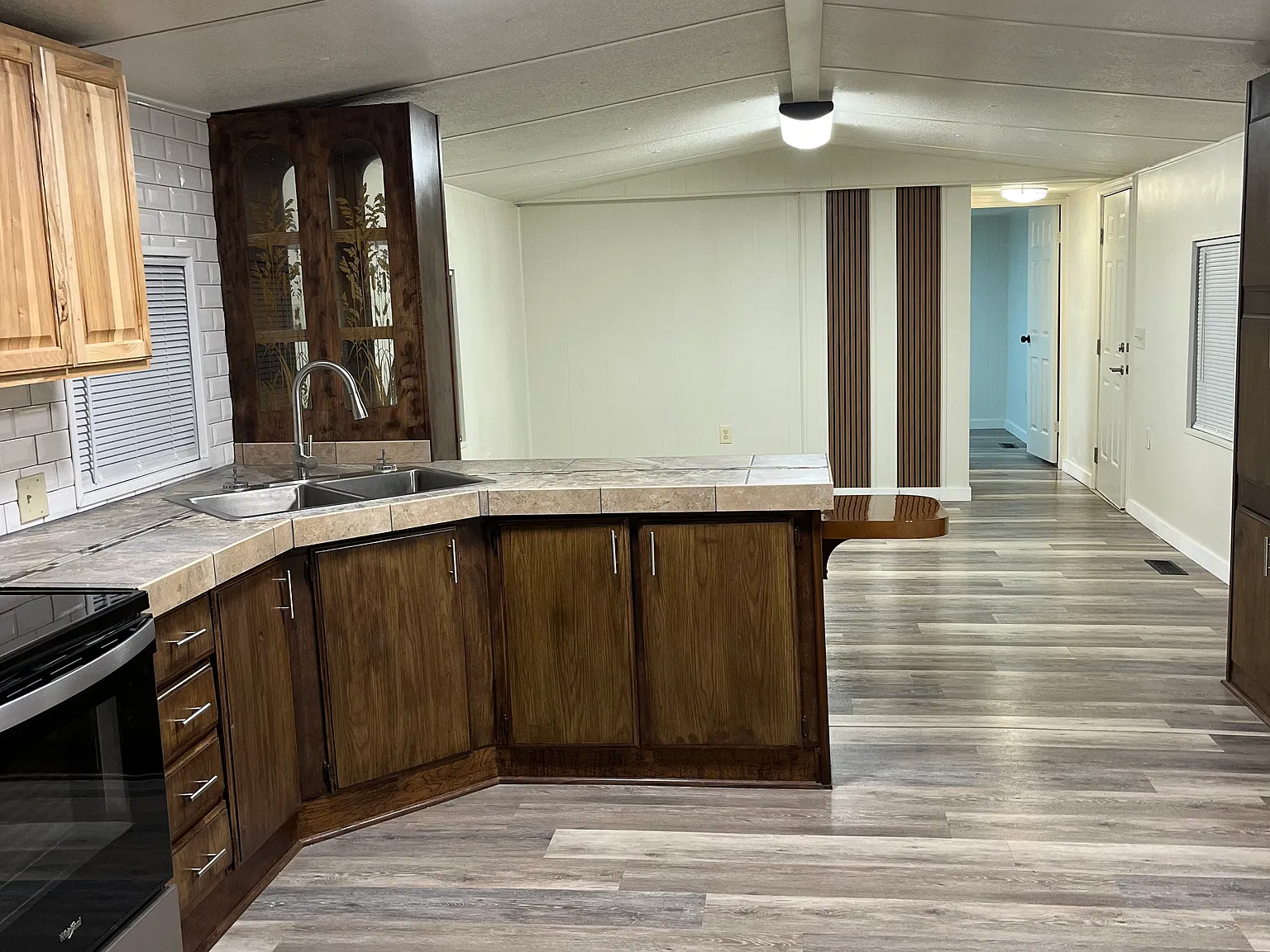 2 bed, $1,000 — Photo 4