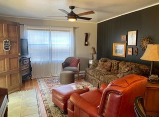 207 3rd St, Farwell, TX 79325