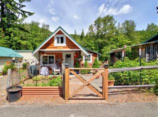 526 Railroad Ave E, Skykomish, WA 98288