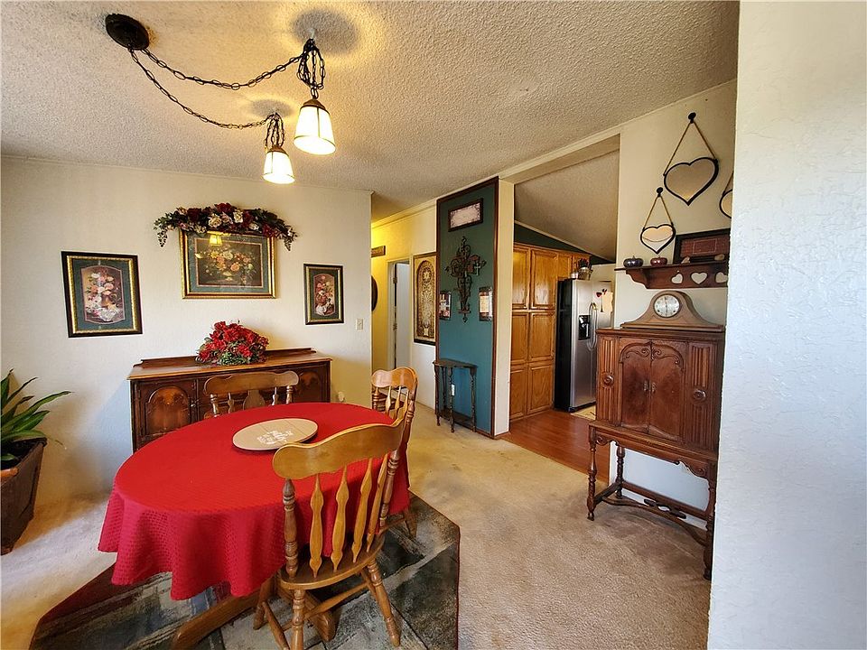 211 W Locust St, Binger, OK 73009 Zillow