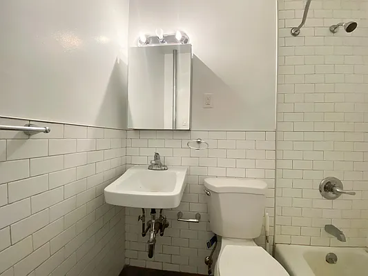 Rented by MAPT Residential LLC | media 6