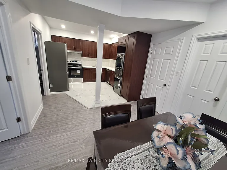15 Spring Creek St — Photo 21