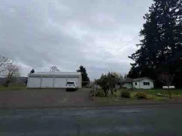 38140 Weirich Dr, Lebanon, OR 97355