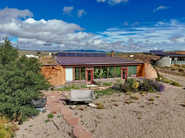 15 Lemuria N, Tres Piedras, NM 87577