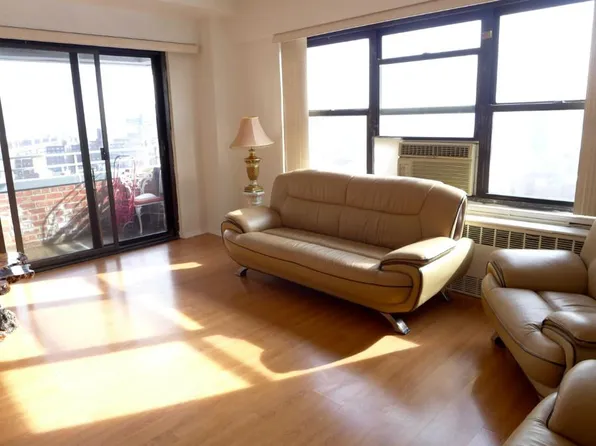 264 East Broadway image 1 of 8