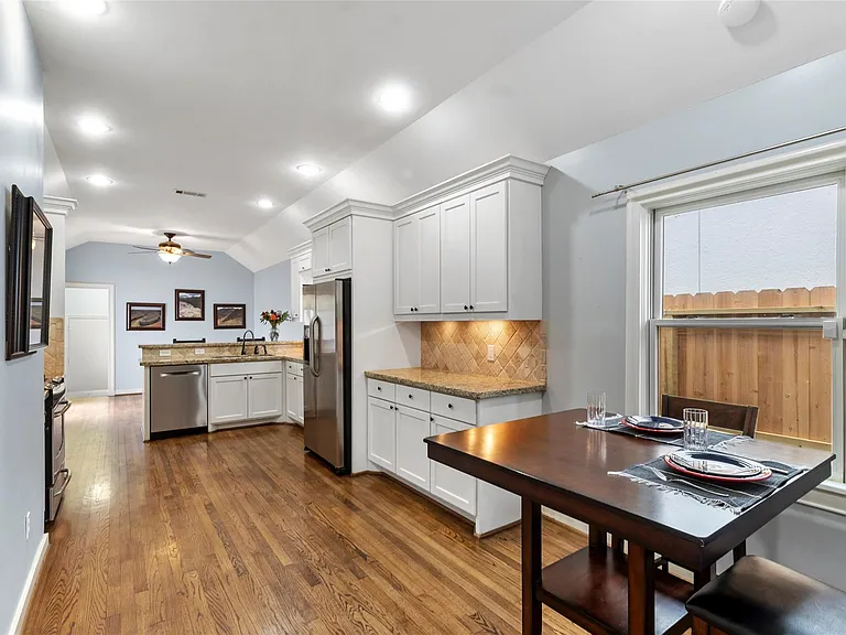 2337 Sheridan St — Photo 12