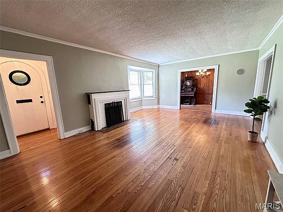 5th image of 910 N Kingshighway St