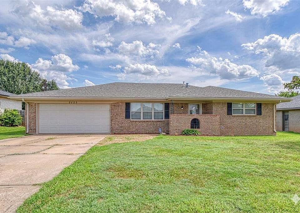 1st image of 2225 W Country Club Rd