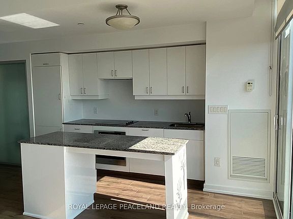 4th image of 426 University Ave #3101