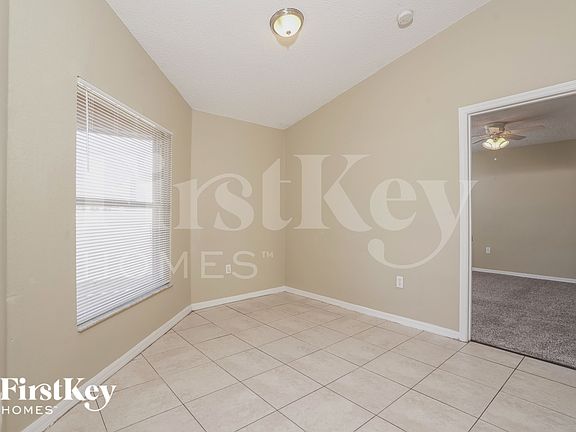4th image of 819 Summer Glen Dr