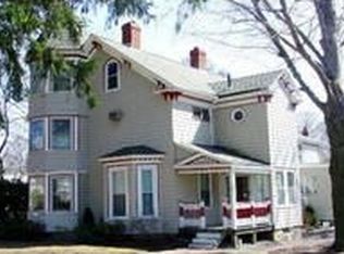 400-402 Newtonville Ave, Newton, MA 02460