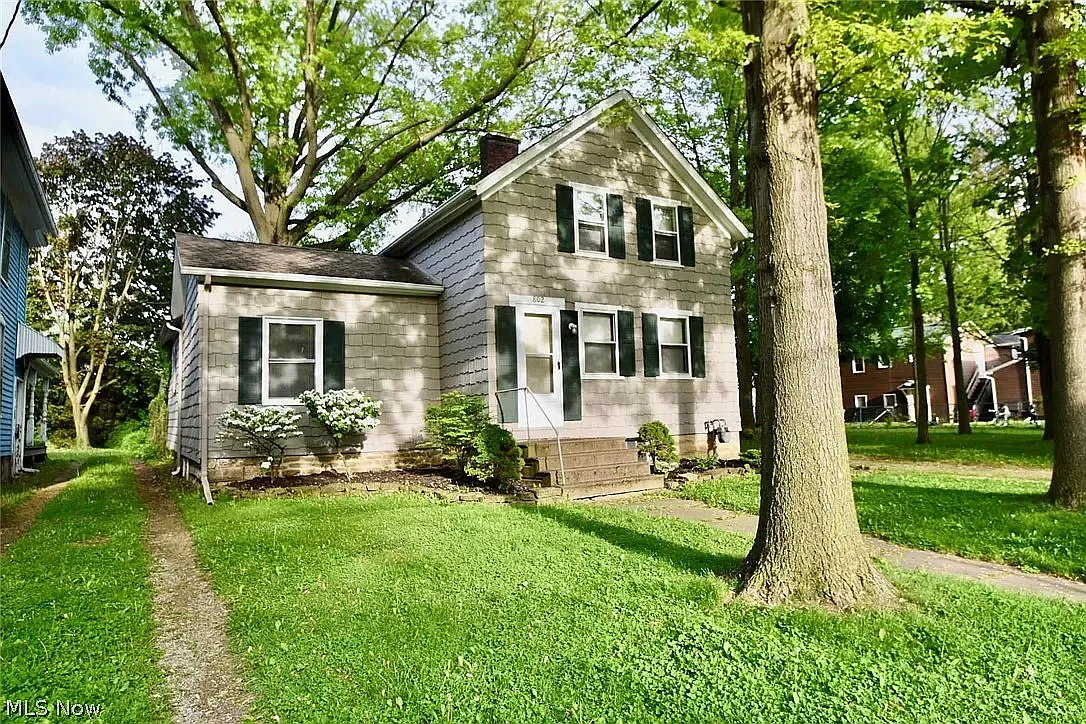 802 East Ave — Photo 1
