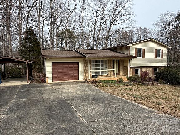 2nd image of 2033 Sprucewood St