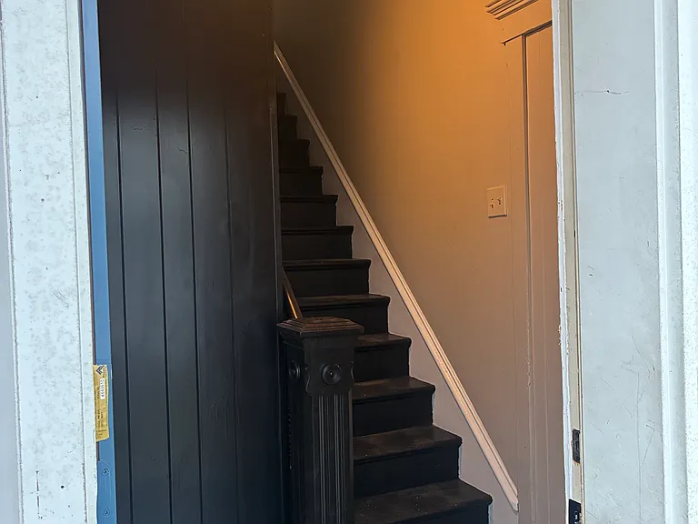 35 W Donegal St #B — Photo 2