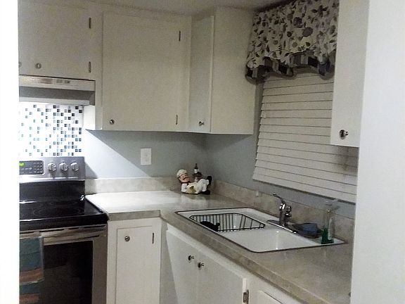 3rd image of 3609 Lake Bayshore Dr #J313