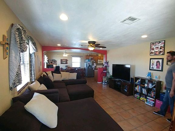 3rd image of 3801 Flory Ave