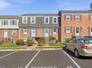 6146 Strasburg Dr, Centreville, VA 20121