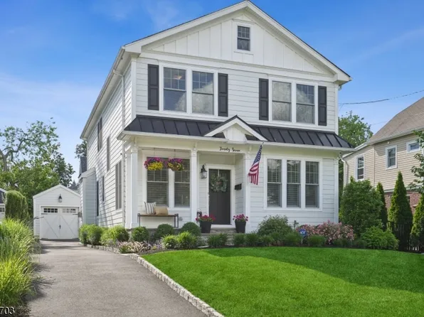 27 N Summit Ave, Chatham Boro, NJ 07928