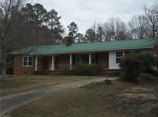 448 Broad St, Denton, NC 27239