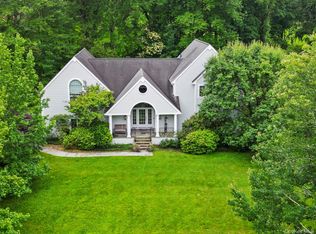 16 Club Way, Mount Kisco, NY 10549