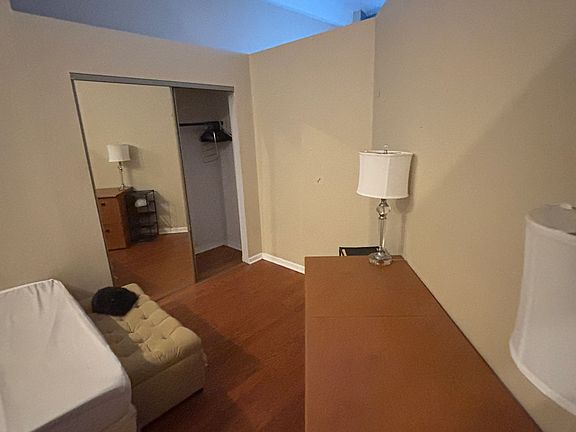 5th image of 633 S Plymouth Ct APT 303