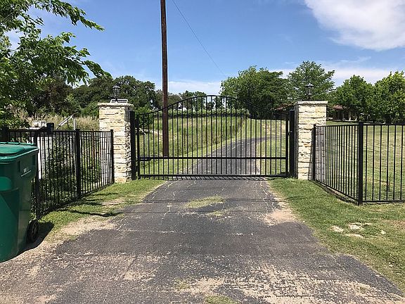 2nd image of 728 W San Antonio Ave