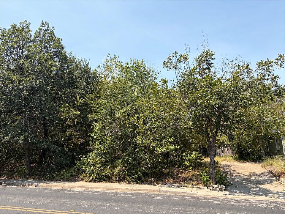 2nd image of 2006 Travis Heights Blvd