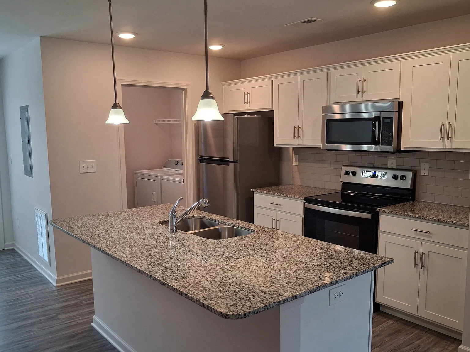 2 bed, 2.5 bath, $1,918 — Photo 3