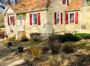 820 E 1st St, Coal City, IL 60416