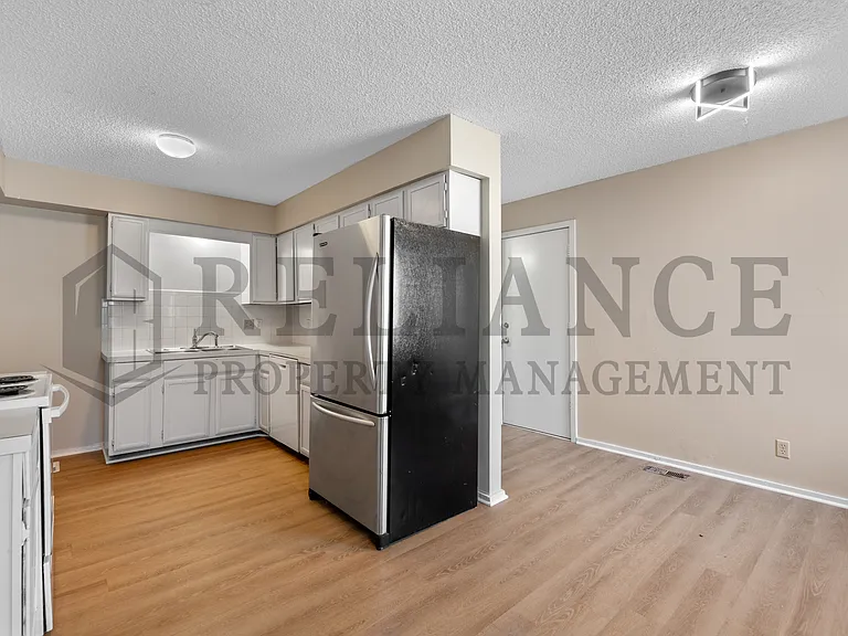 445 N Richmond Ave — Photo 13
