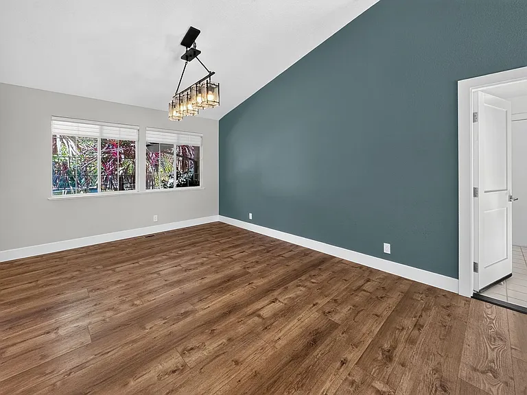 3221 Lunada Ln — Photo 10