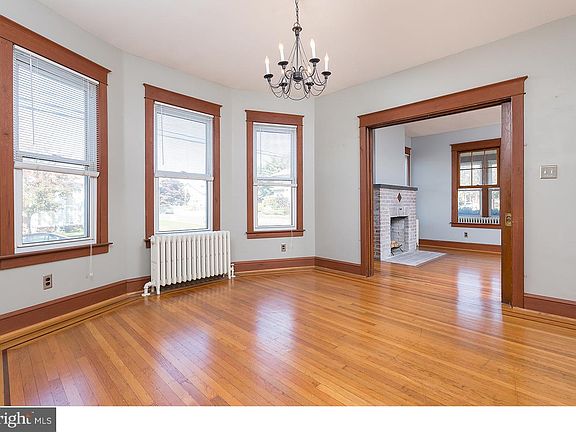 4th image of 674 Johnson Ave #A