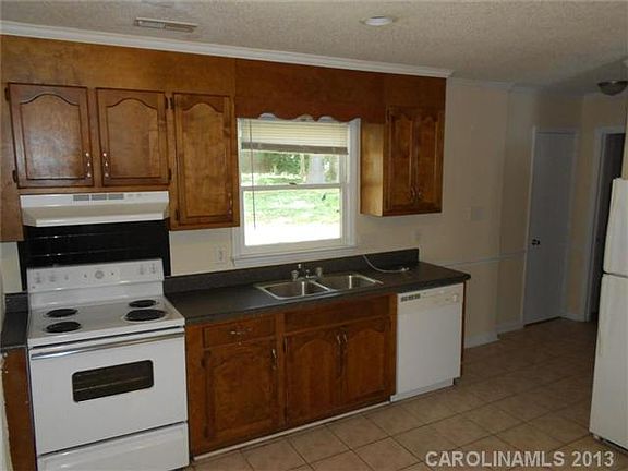 2nd image of 7243 Lockmont Dr