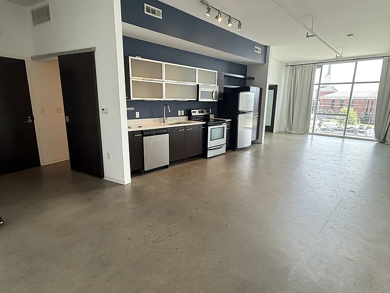 2115 Yeaman Pl #414 — Photo 1