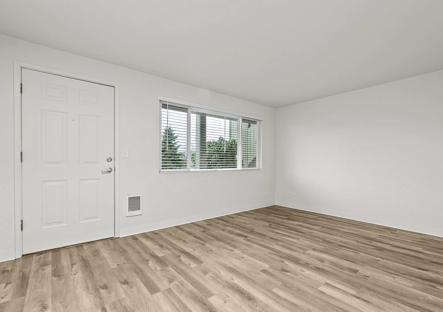 Bayview (105) — Photo 1