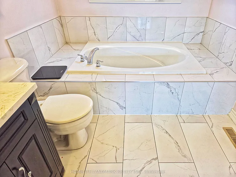 127 Rizal Ave — Photo 24