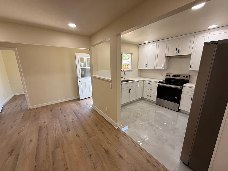 553 Waite Ave — Photo 14