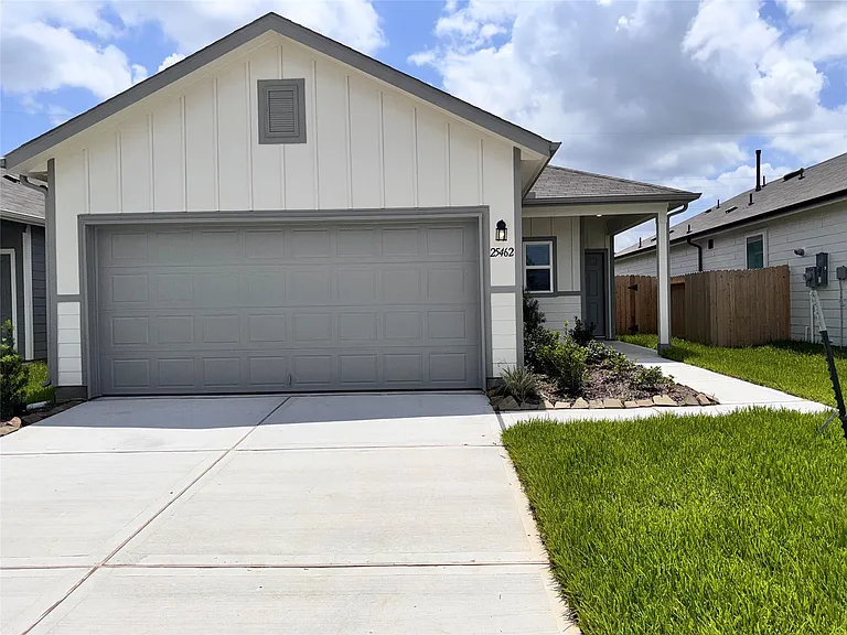 25462 Multiflora Dr — Photo 1