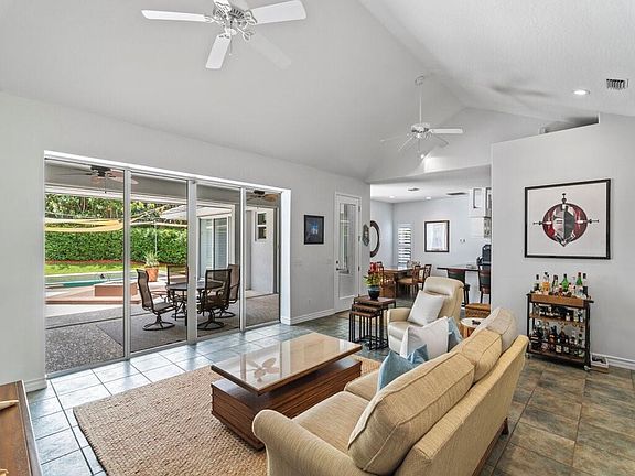 3rd image of 110 Cormorant Ct