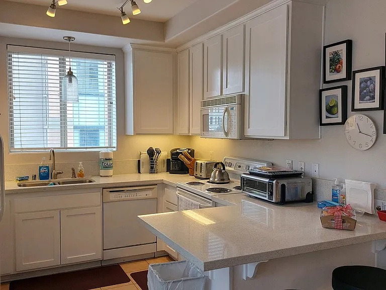 235 Market St #306 — Photo 5
