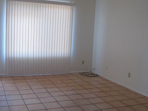 4th image of 6157 E Glencove St