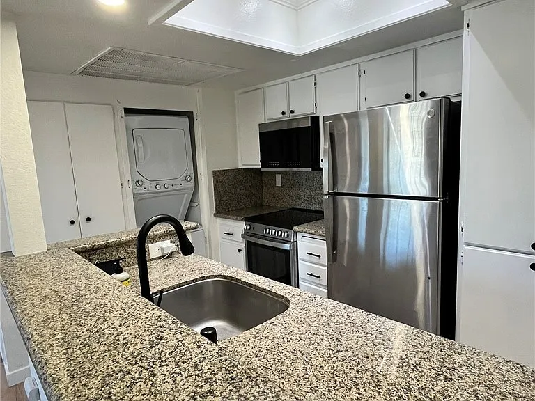 23335 La Crescenta — Photo 4